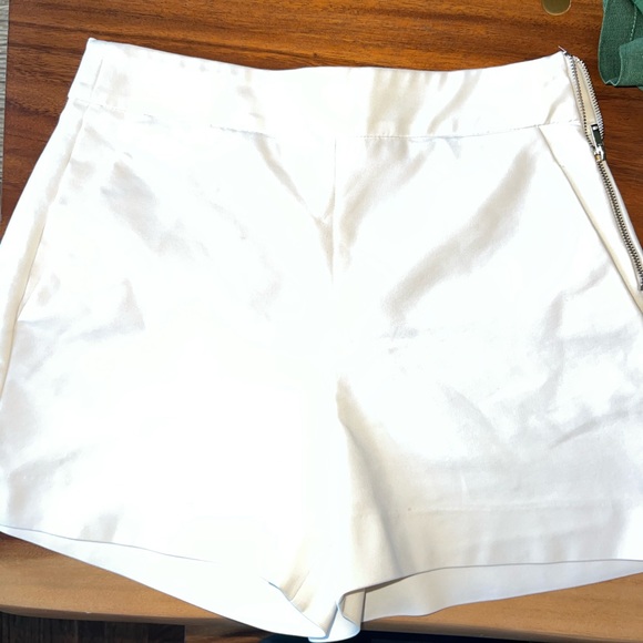 High waist Zara shorts with side zipper - Picture 1 of 4